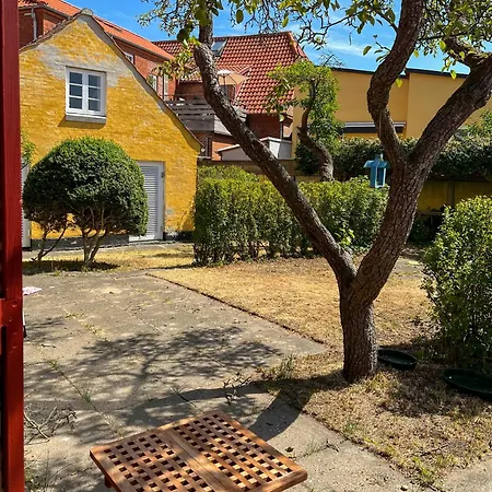 Feriehus Old Family With A Large Private Garden